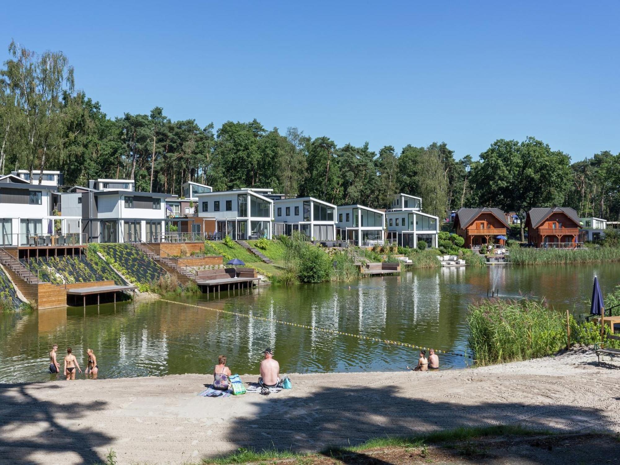 Modern holiday home near Brunssummerheide エクステリア 写真